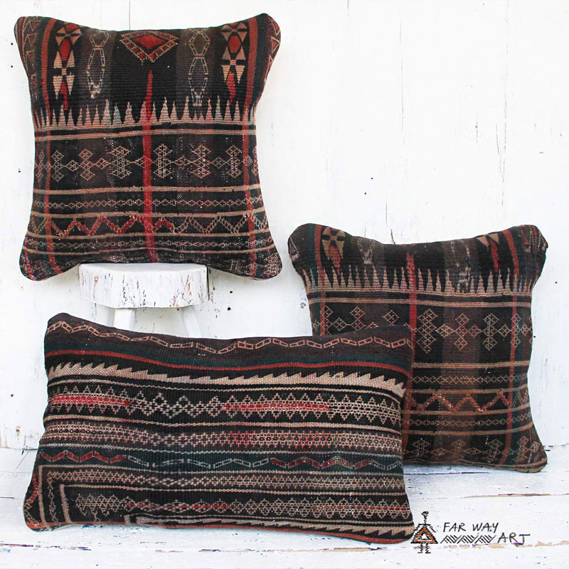 Throw Pillow Cover, Decorative Pillow, Persian Rug Pillow, Lumbar